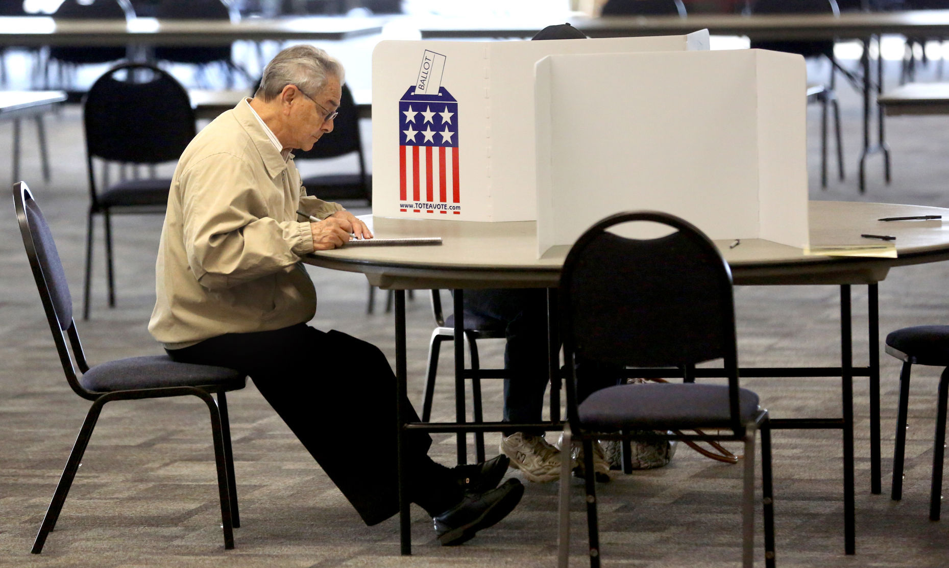 110816AP-Iowa-Votes-8